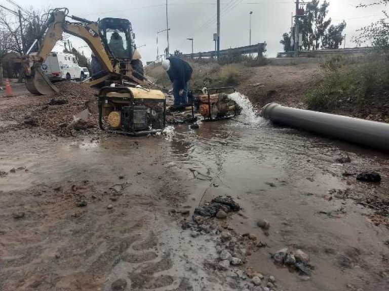 Alta Barda quedó sin agua varias horas por rotura de un acueducto ...
