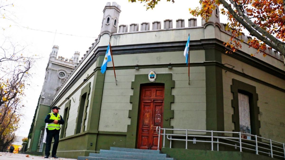 Comienzan las reuniones por los aumentos a estatales