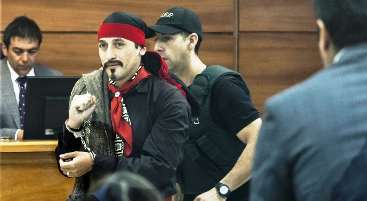 En huelga de hambre, se desmayó Jones Huala