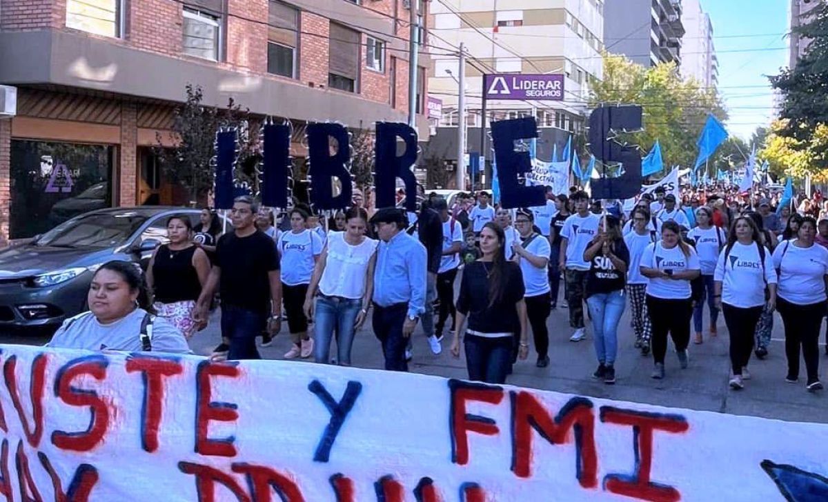 Como en todo 24 de marzo, una multitud marchó en Neuquén